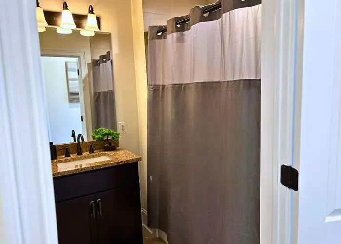 Apartamento Well-equipped 2br Unit With Parking - Gbay 301