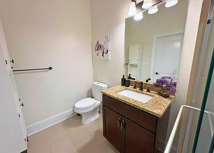 Well-equipped 2br Unit With Parking - Gbay 301 Evanston