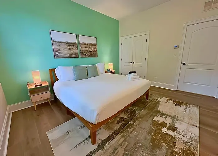 Well-equipped 2br Unit With Parking - Gbay 301 * Evanston