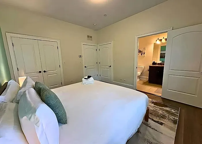 Apartamento Well-equipped 2br Unit With Parking - Gbay 301