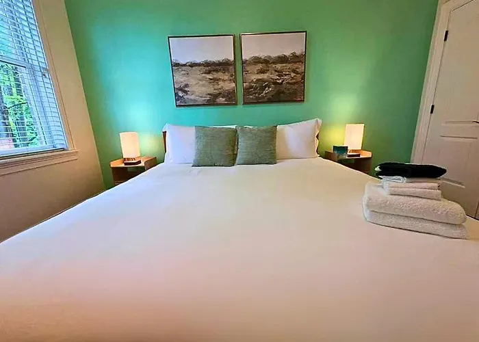 Well-equipped 2br Unit With Parking - Gbay 301 Apartamento *