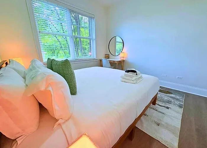 Apartamento Well-equipped 2br Unit With Parking - Gbay 301 *
