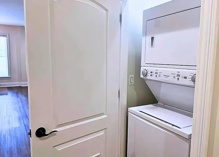 Well-equipped 2br Unit With Parking - Gbay 301 Apartamento