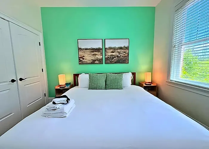 Well-equipped 2br Unit With Parking - Gbay 301 Apartamento *