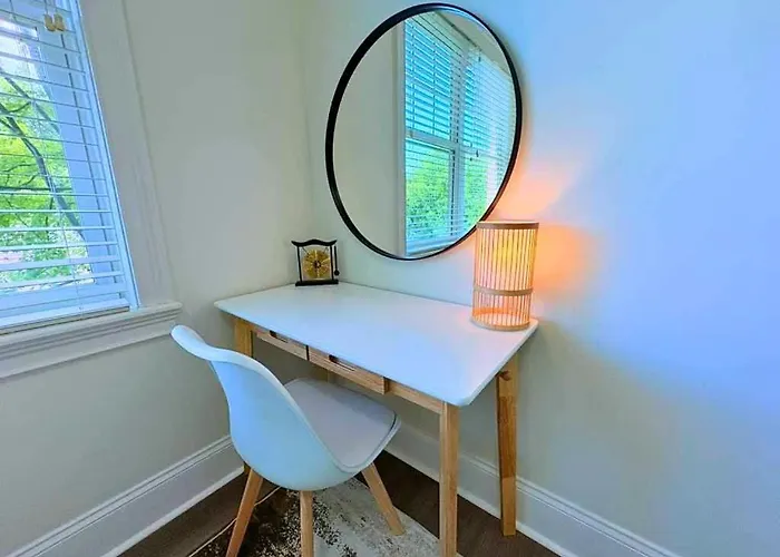 Well-equipped 2br Unit With Parking - Gbay 301 Apartamento Evanston
