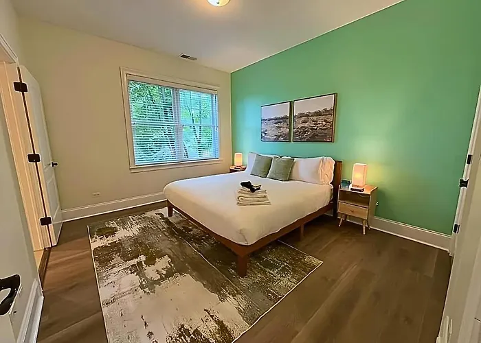 Well-equipped 2br Unit With Parking - Gbay 301