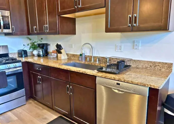 Well-equipped 2br Unit With Parking - Gbay 301 Apartamento