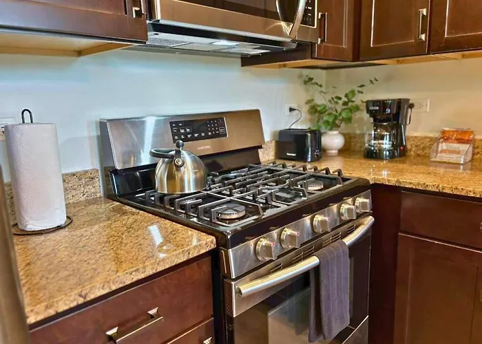 Apartamento Well-equipped 2br Unit With Parking - Gbay 301